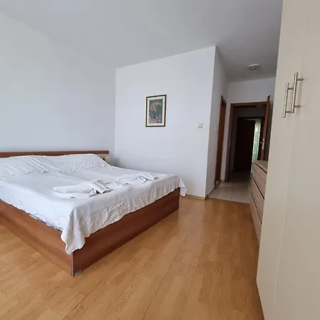 Aparthotel Yassen Village