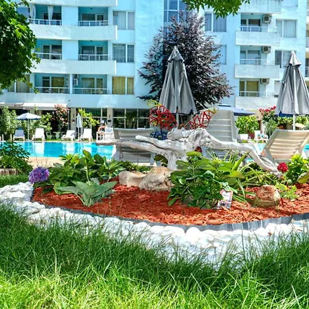 Yassen Village Aparthotel 3*