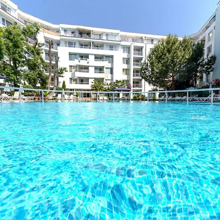 Aparthotel Yassen Village 3*
