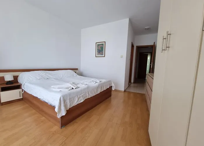 Aparthotel Yassen Village