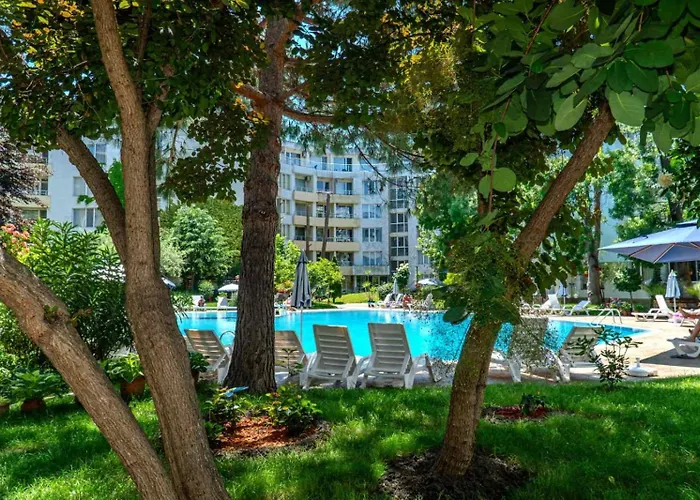 Yassen Village Aparthotel 3*