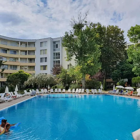 Yassen Holiday Village Aparthotel 3*