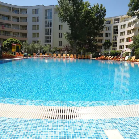 Aparthotel Yassen Holiday Village 3*