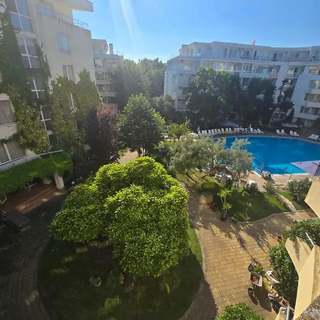 Aparthotel Yassen Village 3*