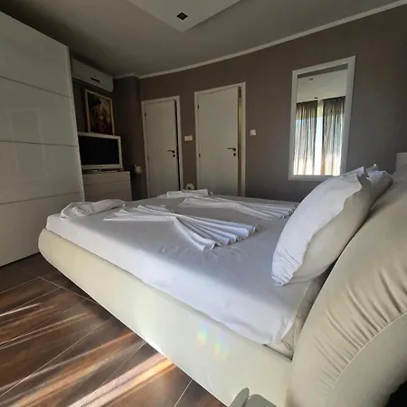 Aparthotel Yassen Village 3*