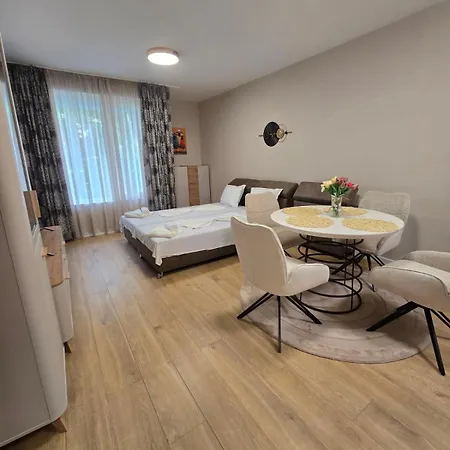 Aparthotel Yassen Village 3*