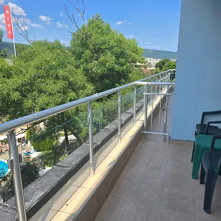 Aparthotel Yassen Village
