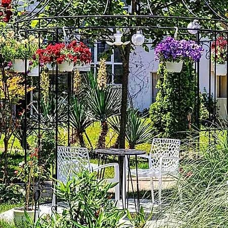 Yassen Village Aparthotel 3*