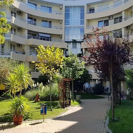 Апарт-отель Yassen Village 3*