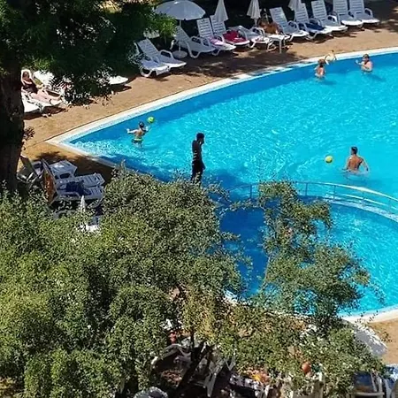 Aparthotel Yassen Holiday Village