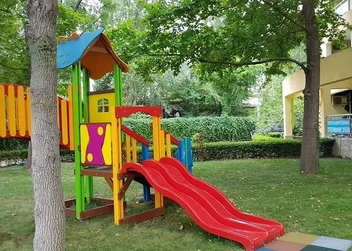 Yassen Holiday Village