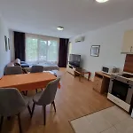 Yassen Village Aparthotel 3*