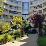 Aparthotel Yassen Village 3*